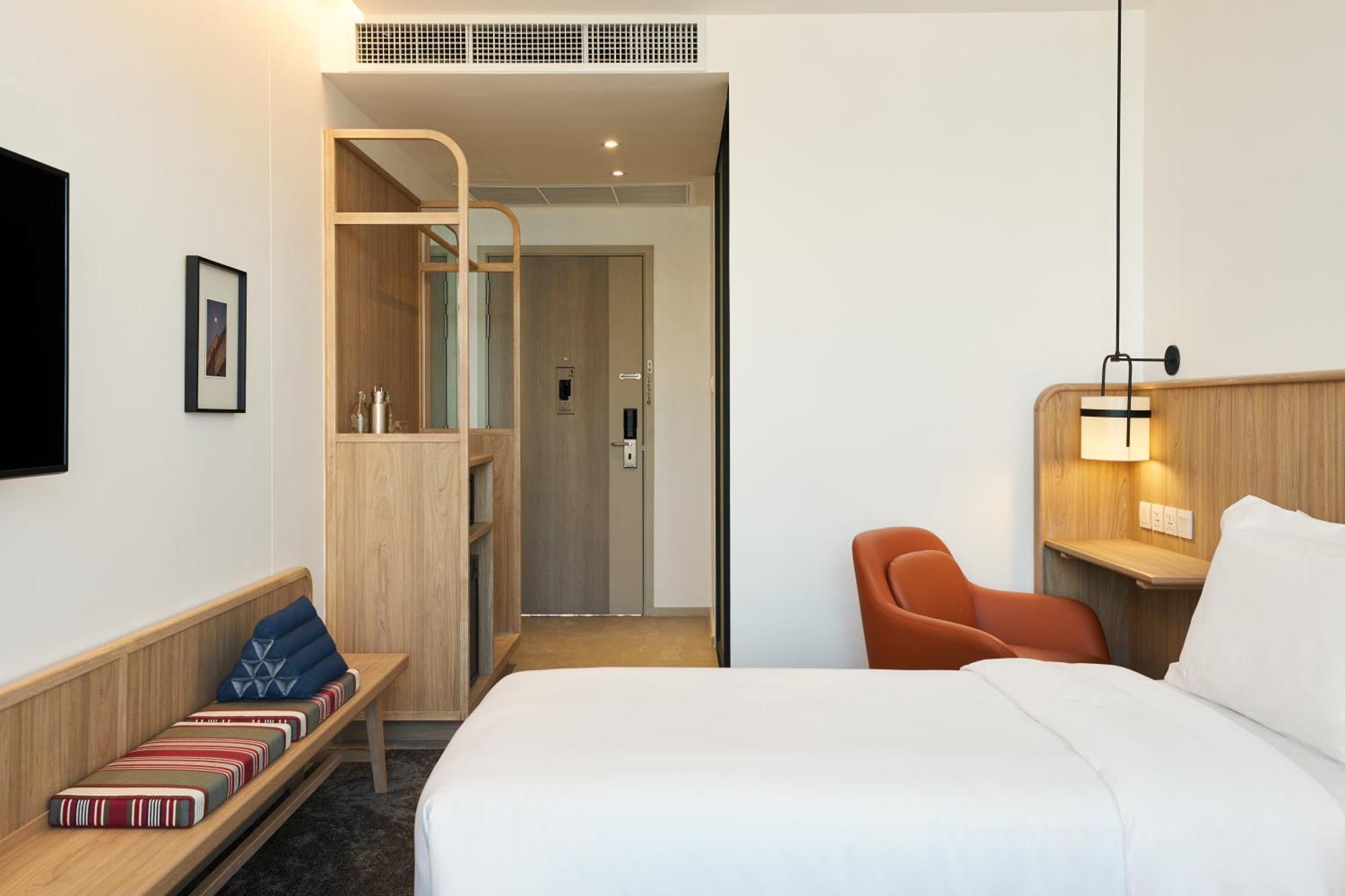 Comfy Twin Courtyard